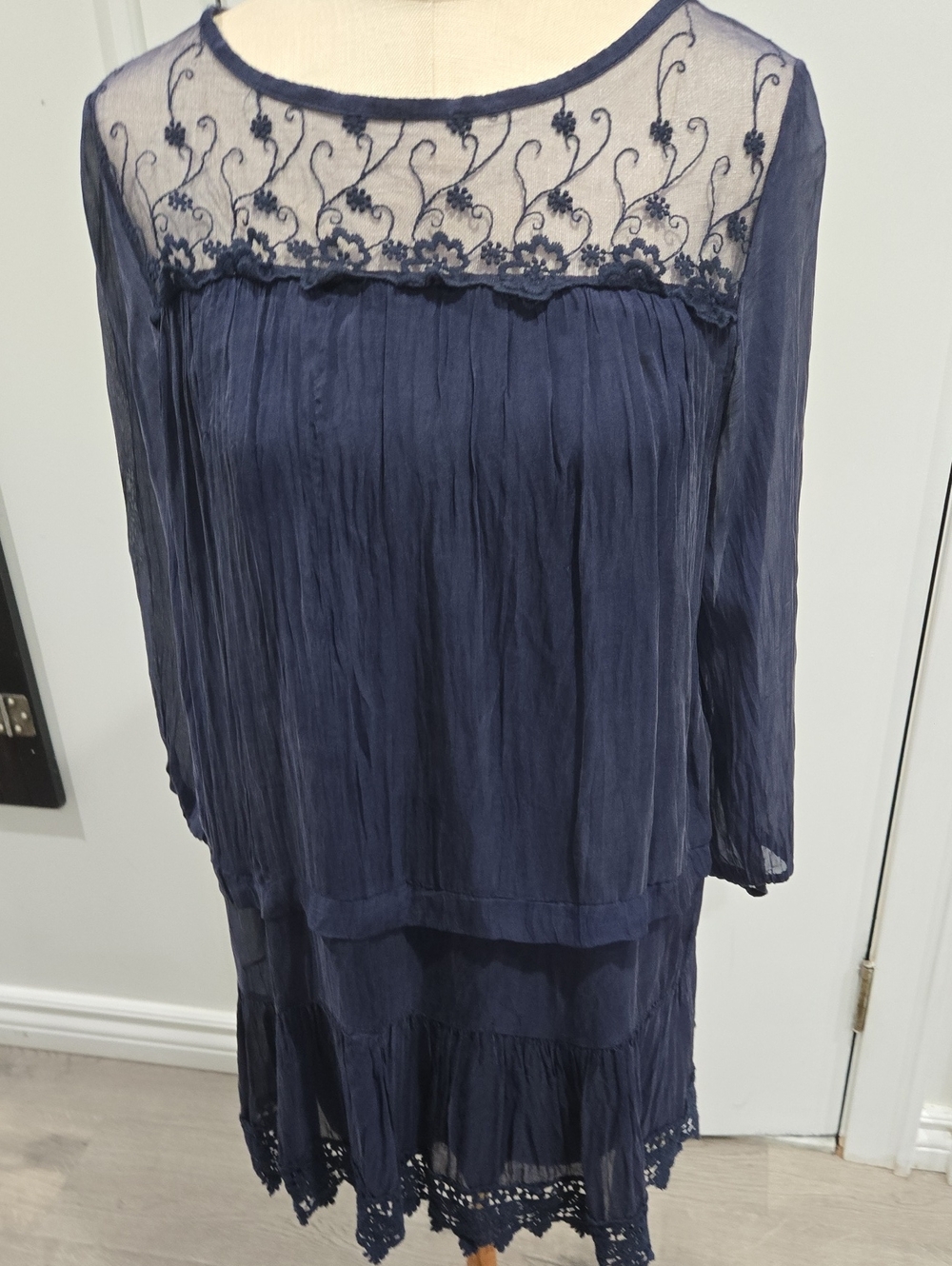 Prontomoda Gusy Women's Italian Navy Long Sleeve Lace Yoke Dress Small